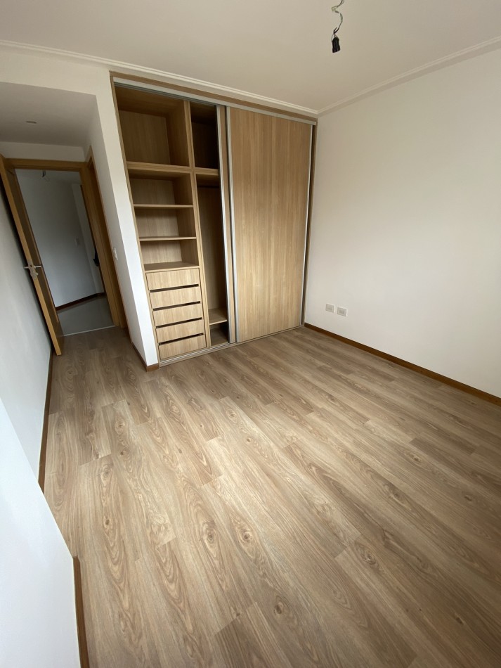 Excelente departamento de dos ambientes A ESTRENAR en VENTA  Zona Plaza Mitre