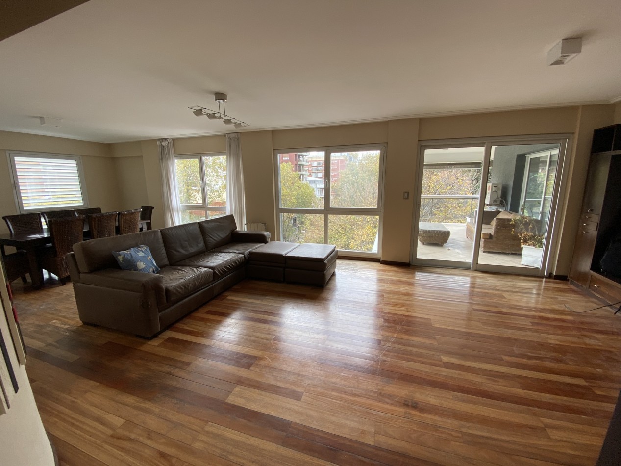 Excelente piso de 4 ambientes con cochera Vista plaza Mitre