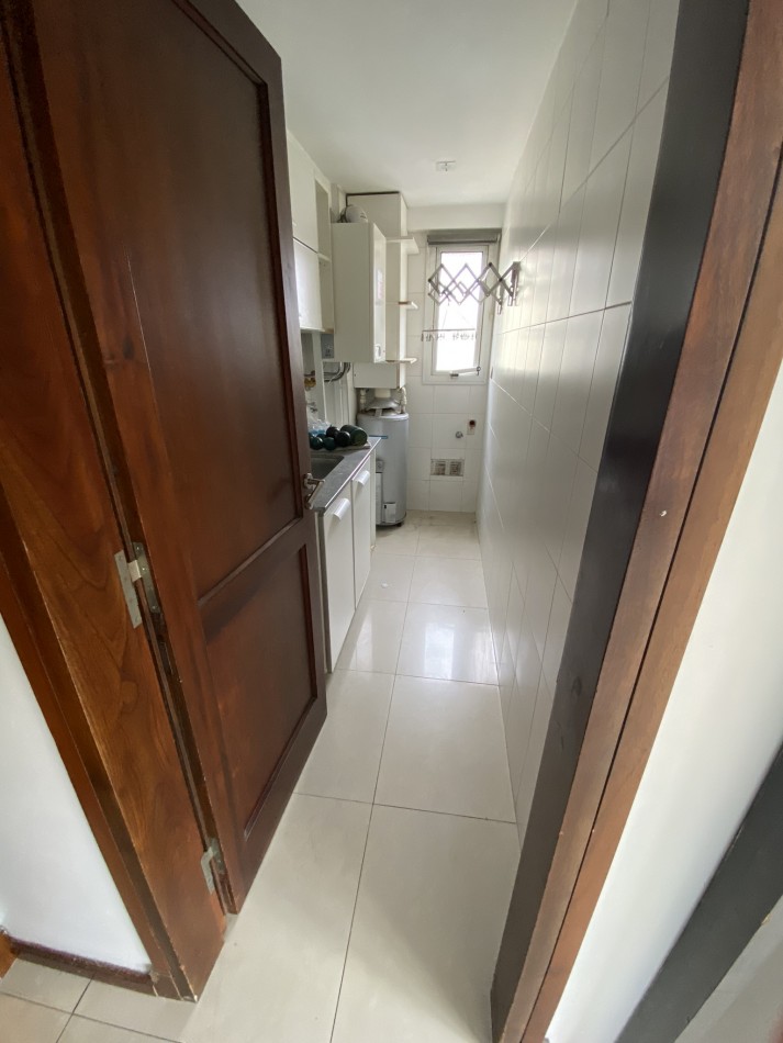 Excelente piso de 4 ambientes con cochera Vista plaza Mitre