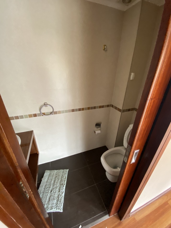 Excelente piso de 4 ambientes con cochera Vista plaza Mitre