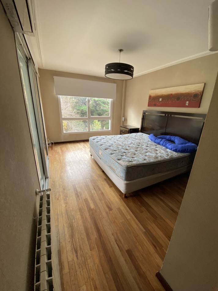 Excelente piso de 4 ambientes con cochera Vista plaza Mitre