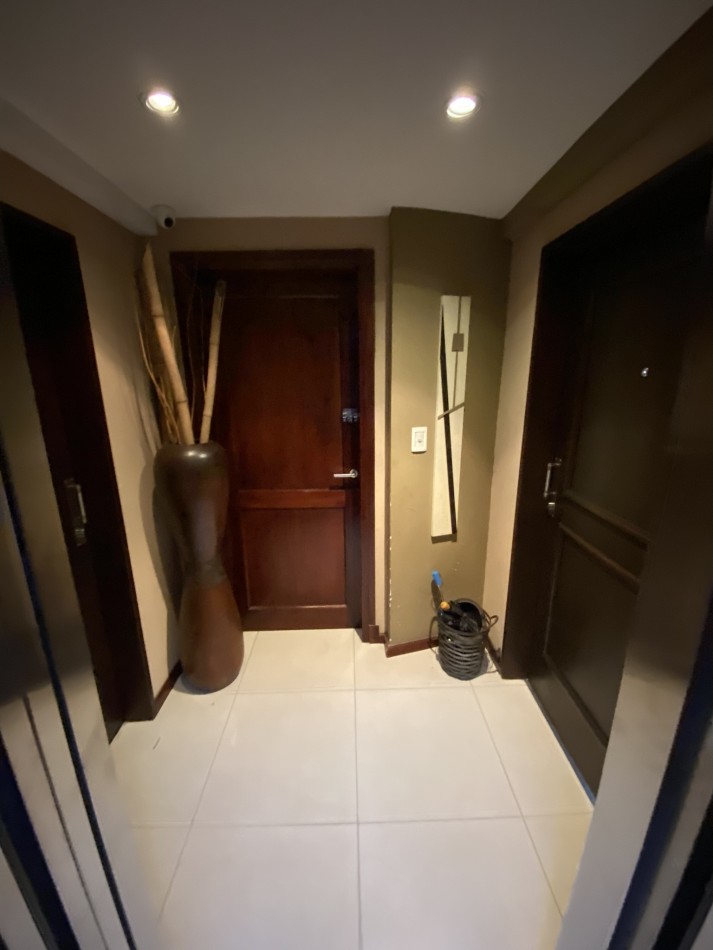 Excelente piso de 4 ambientes con cochera Vista plaza Mitre