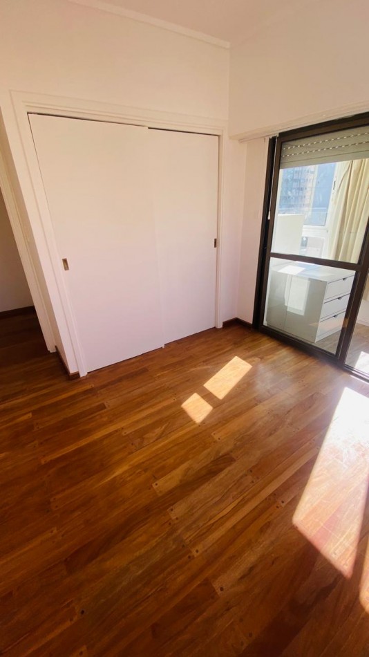 Semipiso de 4 ambientes con cochera Zona Shopping