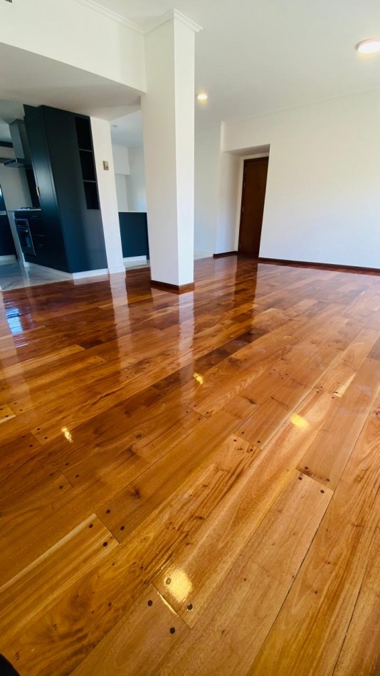 Semipiso de 4 ambientes con cochera Zona Shopping