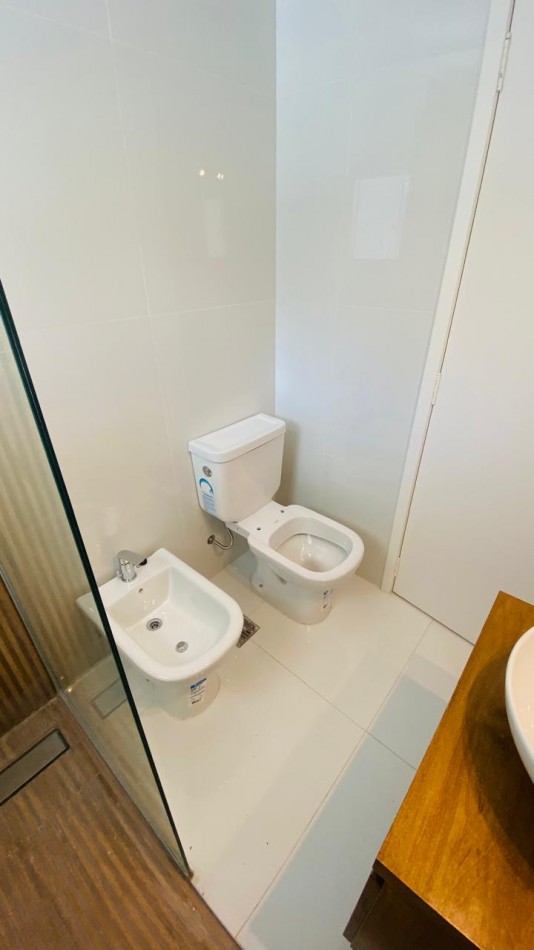 Semipiso de 4 ambientes con cochera Zona Shopping