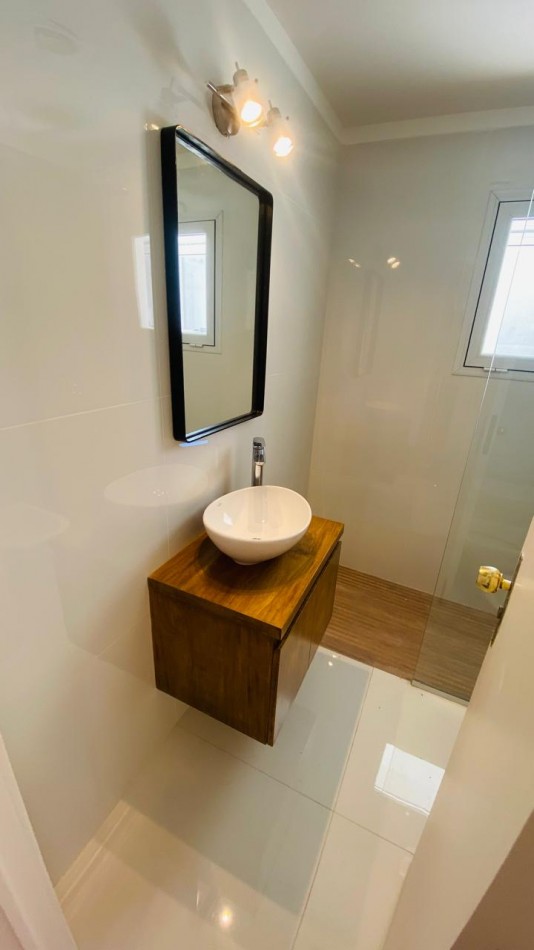 Semipiso de 4 ambientes con cochera Zona Shopping