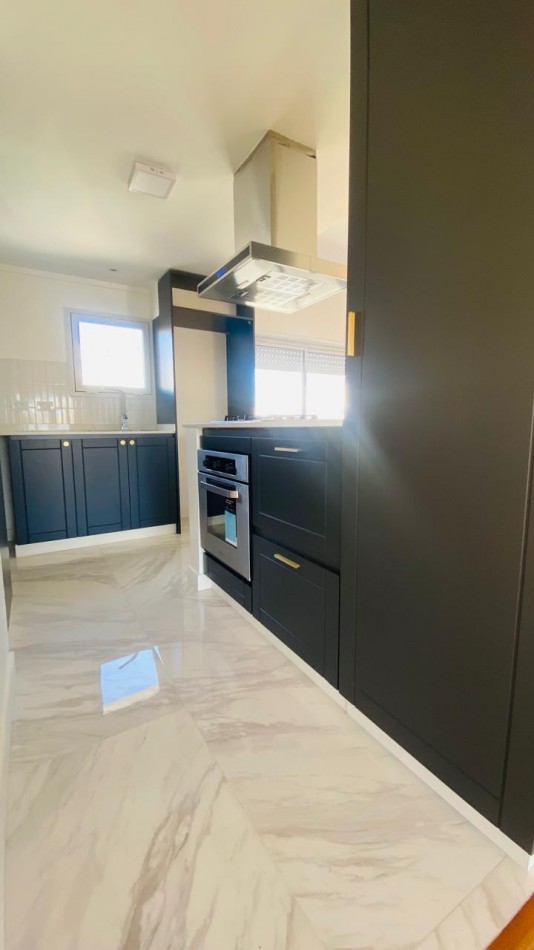 Semipiso de 4 ambientes con cochera Zona Shopping