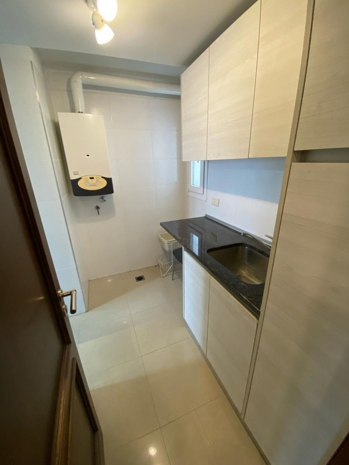 Semipiso de 4 ambientes con cochera Zona Shopping