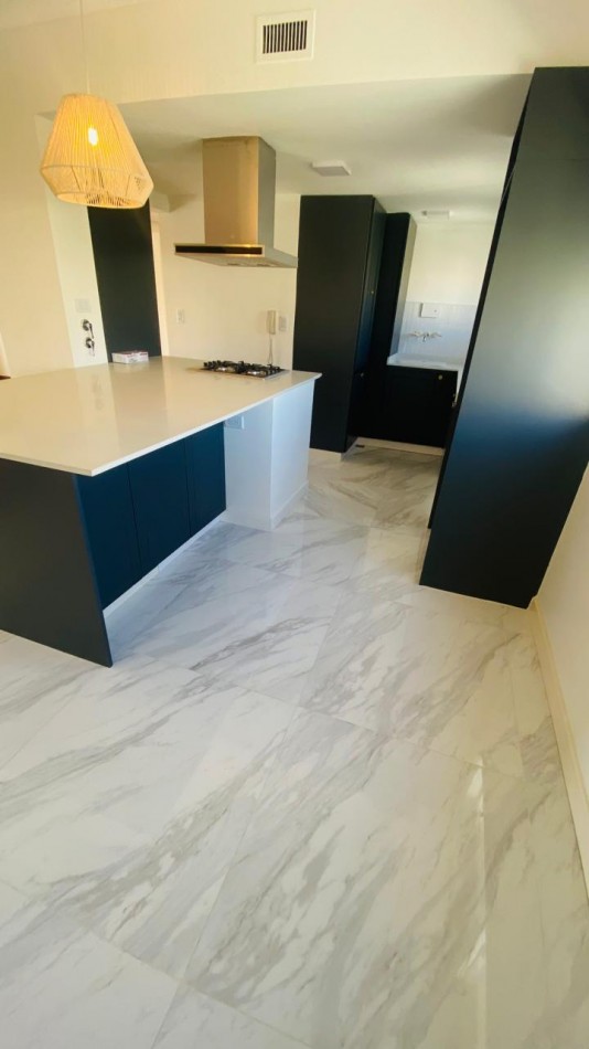 Semipiso de 4 ambientes con cochera Zona Shopping