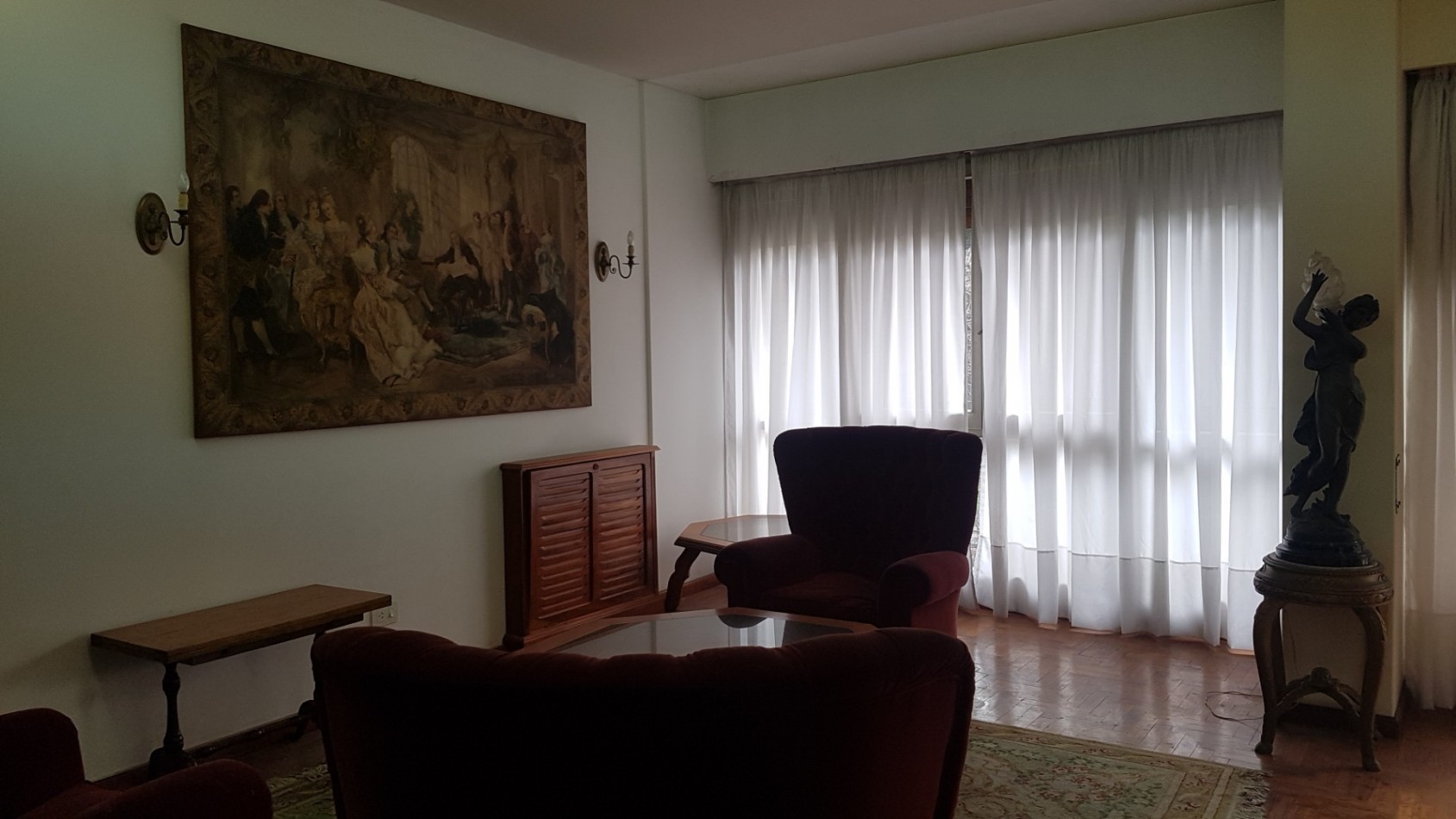 Excelente piso de 4 ambientes mas dependencia Cochera y baulera Zona Plaza Mitre