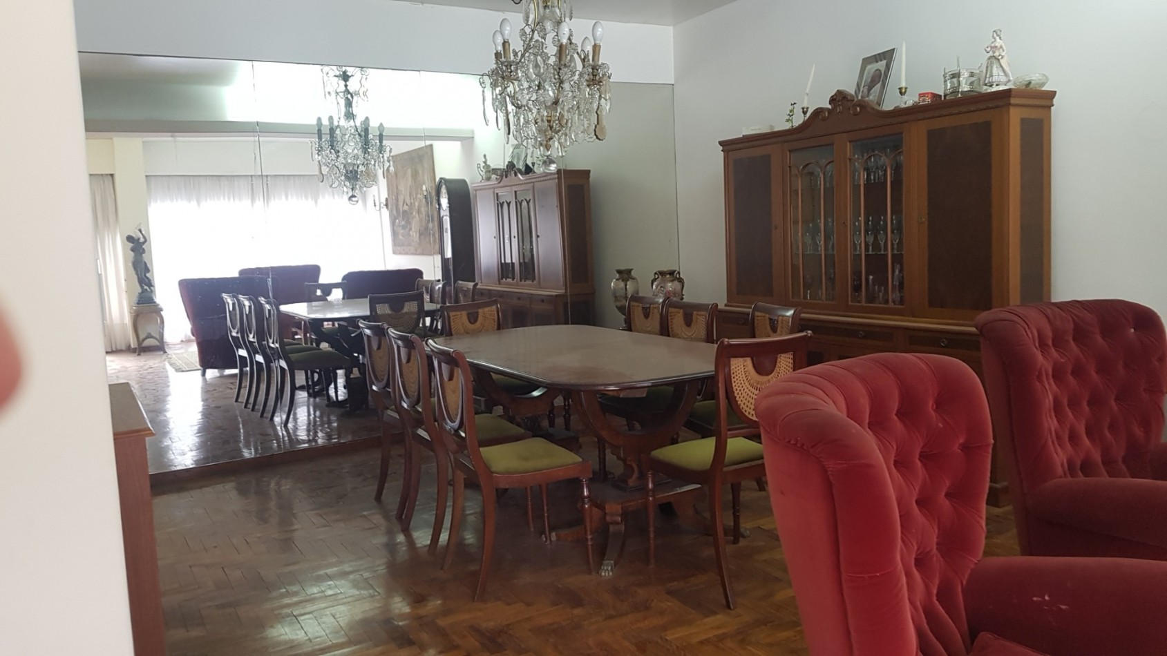 Excelente piso de 4 ambientes mas dependencia Cochera y baulera Zona Plaza Mitre