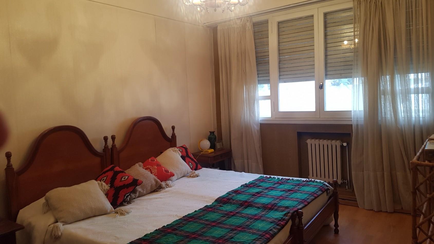 Excelente piso de 4 ambientes mas dependencia Cochera y baulera Zona Plaza Mitre