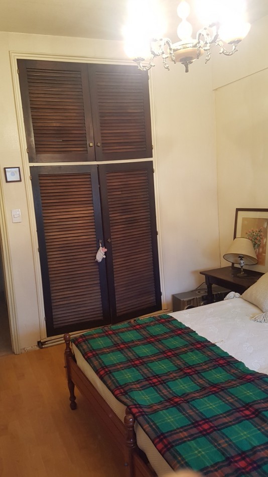 Excelente piso de 4 ambientes mas dependencia Cochera y baulera Zona Plaza Mitre