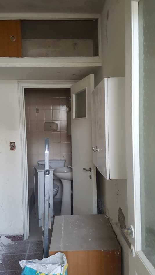 Excelente piso de 4 ambientes mas dependencia Cochera y baulera Zona Plaza Mitre