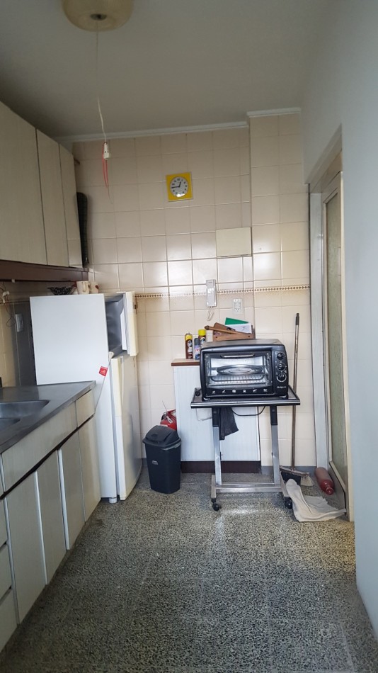 Excelente piso de 4 ambientes mas dependencia Cochera y baulera Zona Plaza Mitre