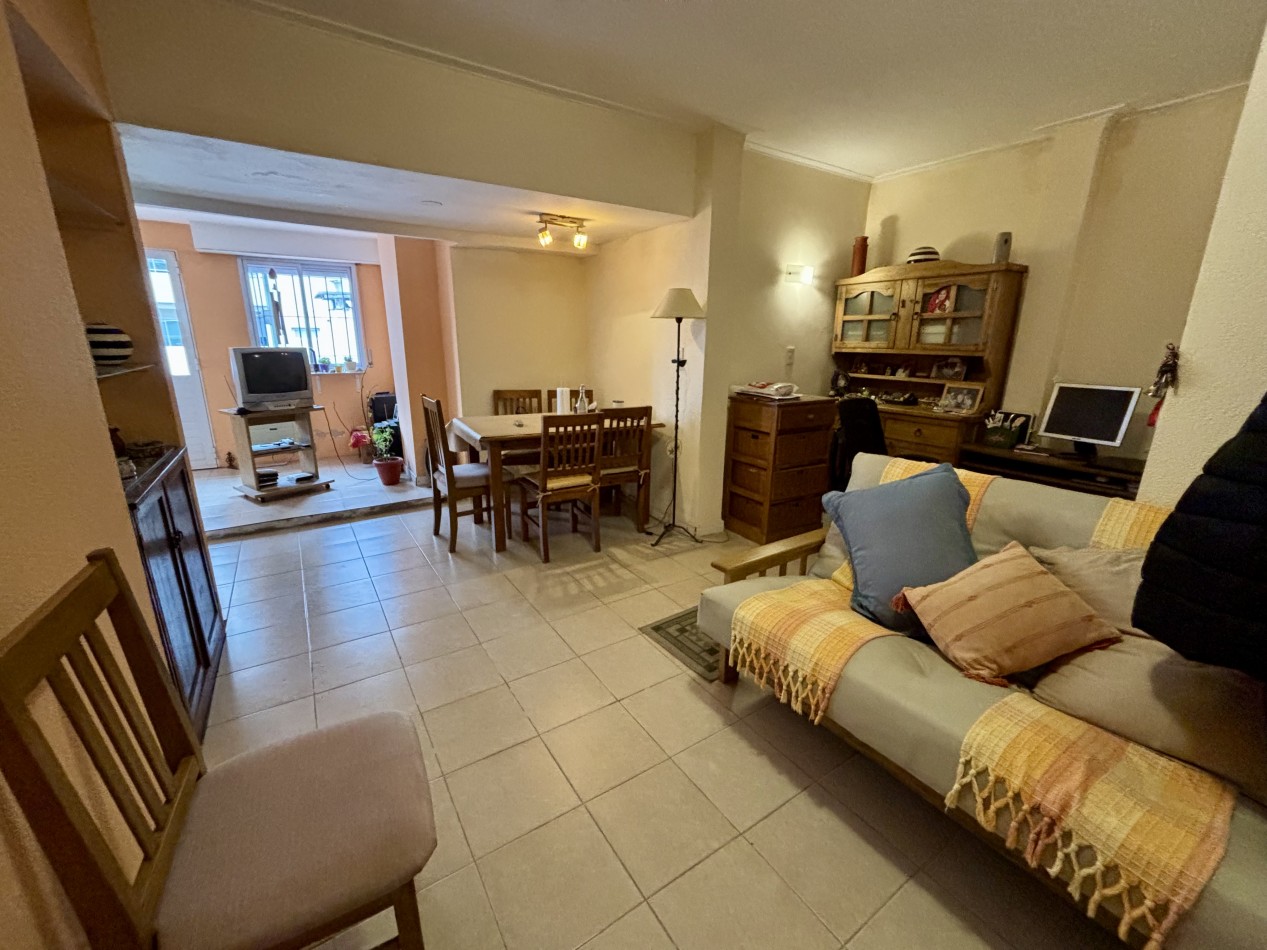 Departamento de dos ambientes con dependencia con terraza propia Zona Centro