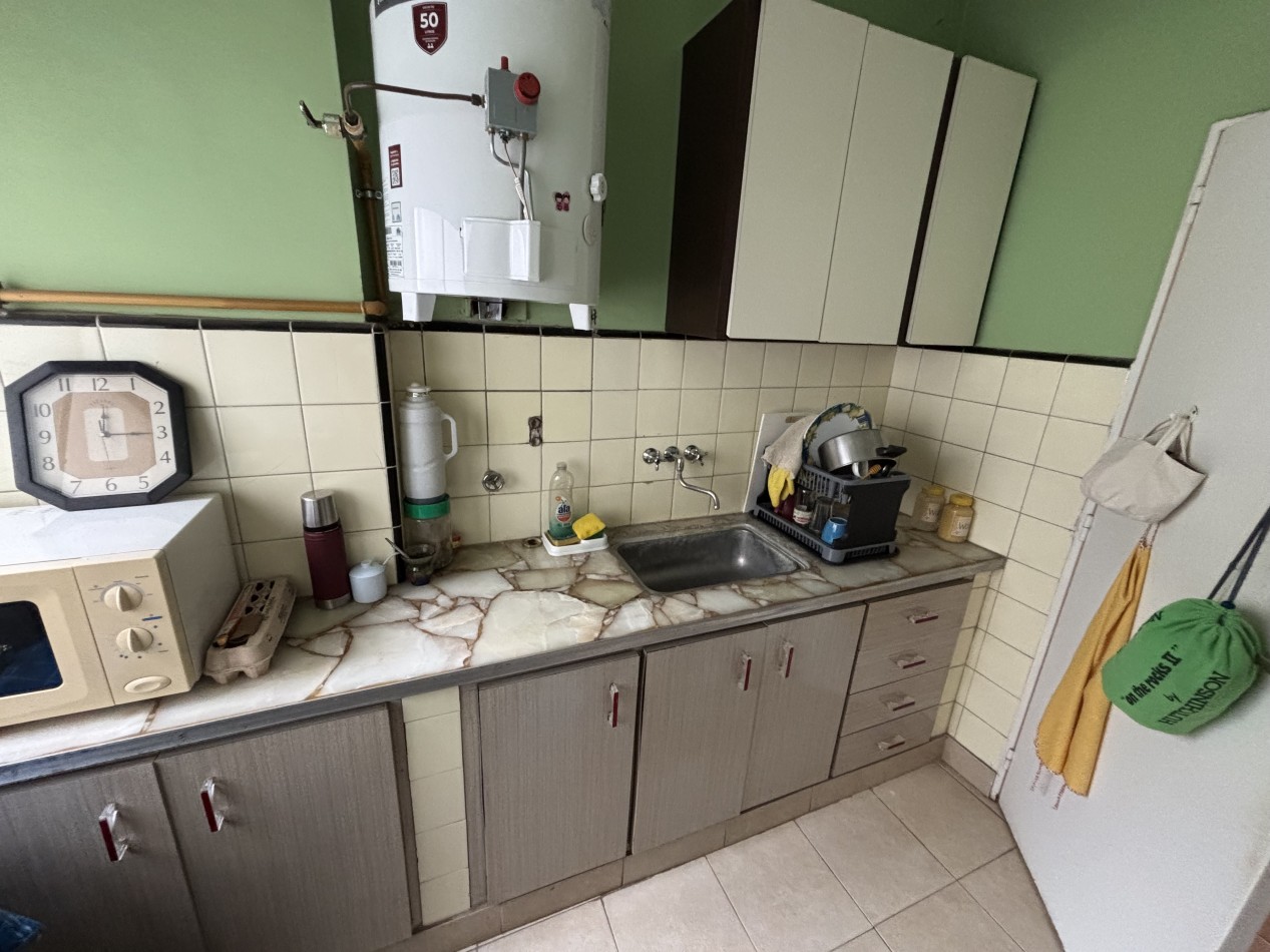 Departamento de dos ambientes con dependencia con terraza propia Zona Centro