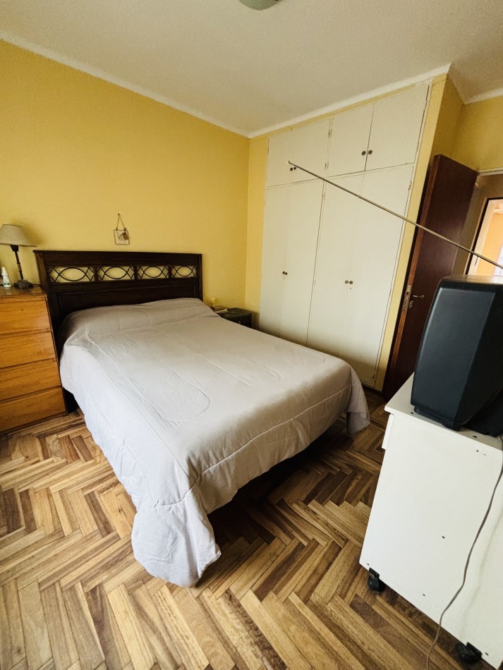 Departamento de dos ambientes con dependencia con terraza propia Zona Centro