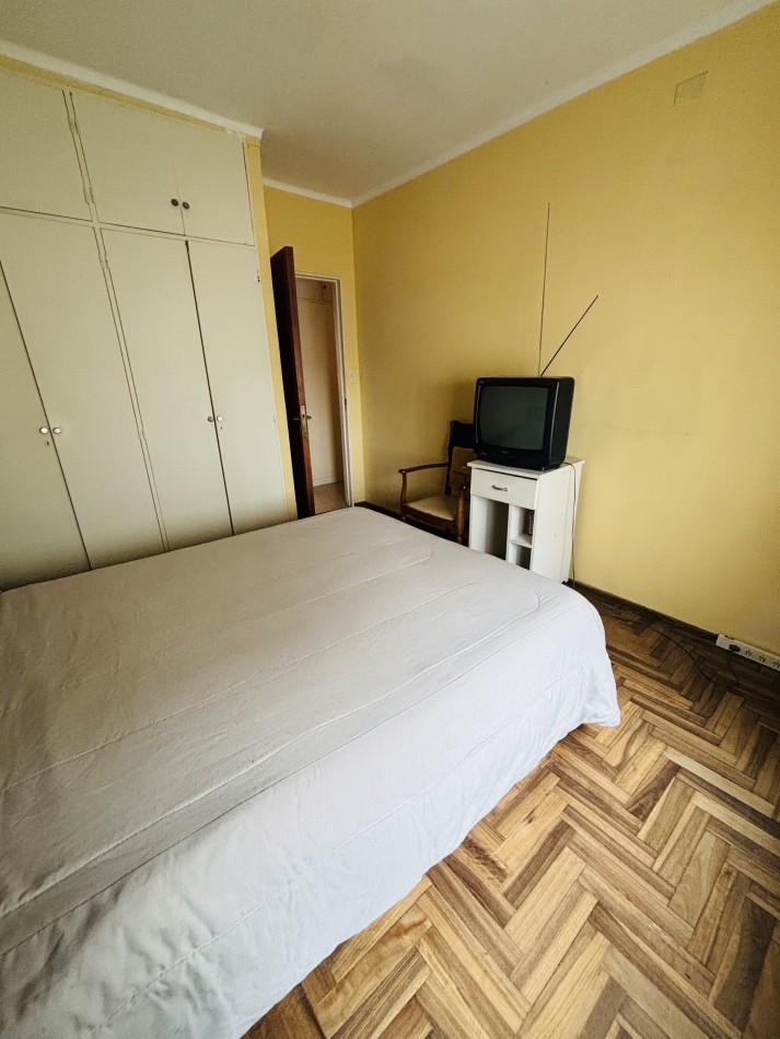 Departamento de dos ambientes con dependencia con terraza propia Zona Centro