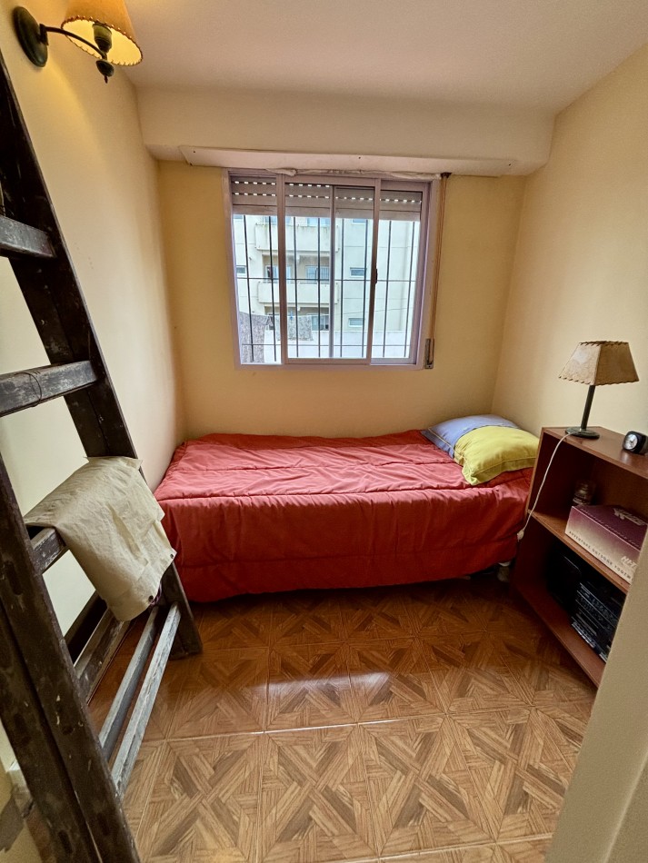 Departamento de dos ambientes con dependencia con terraza propia Zona Centro