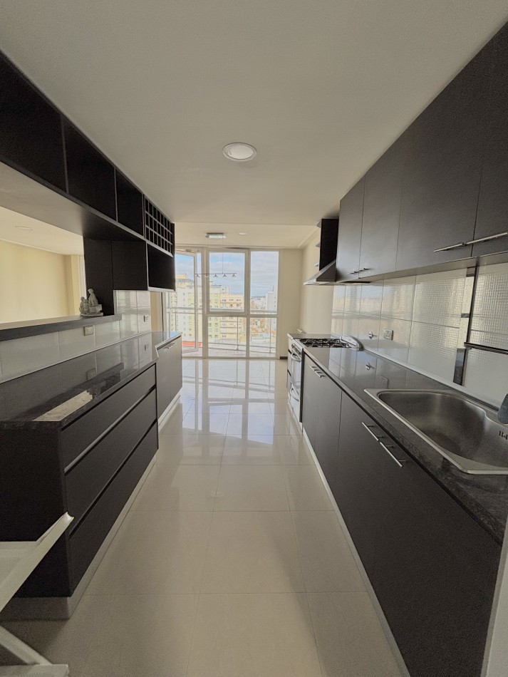 Zona Plaza Mitre Excelente semipiso en venta 