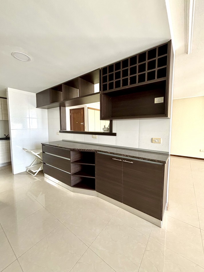 Zona Plaza Mitre Excelente semipiso en venta 