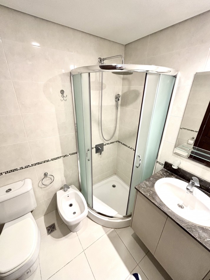 Zona Plaza Mitre Excelente semipiso en venta 