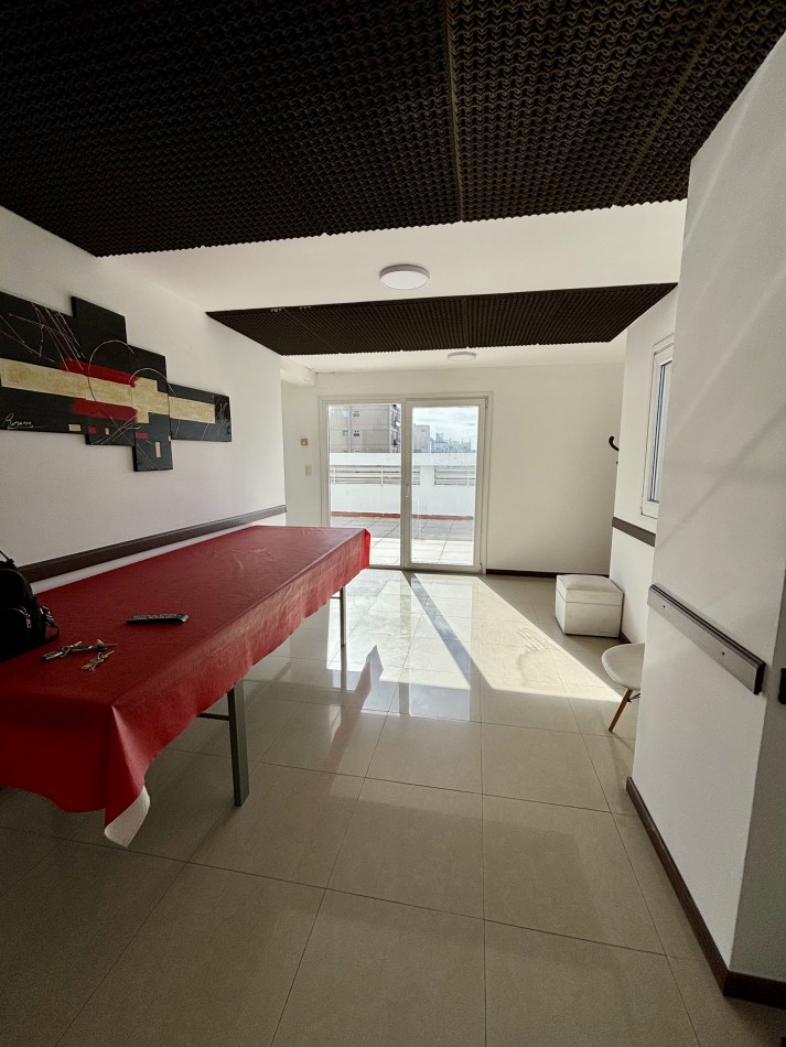 Zona Plaza Mitre Excelente semipiso en venta 