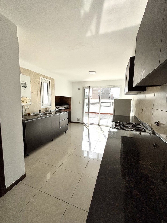 Zona Plaza Mitre Excelente semipiso en venta 