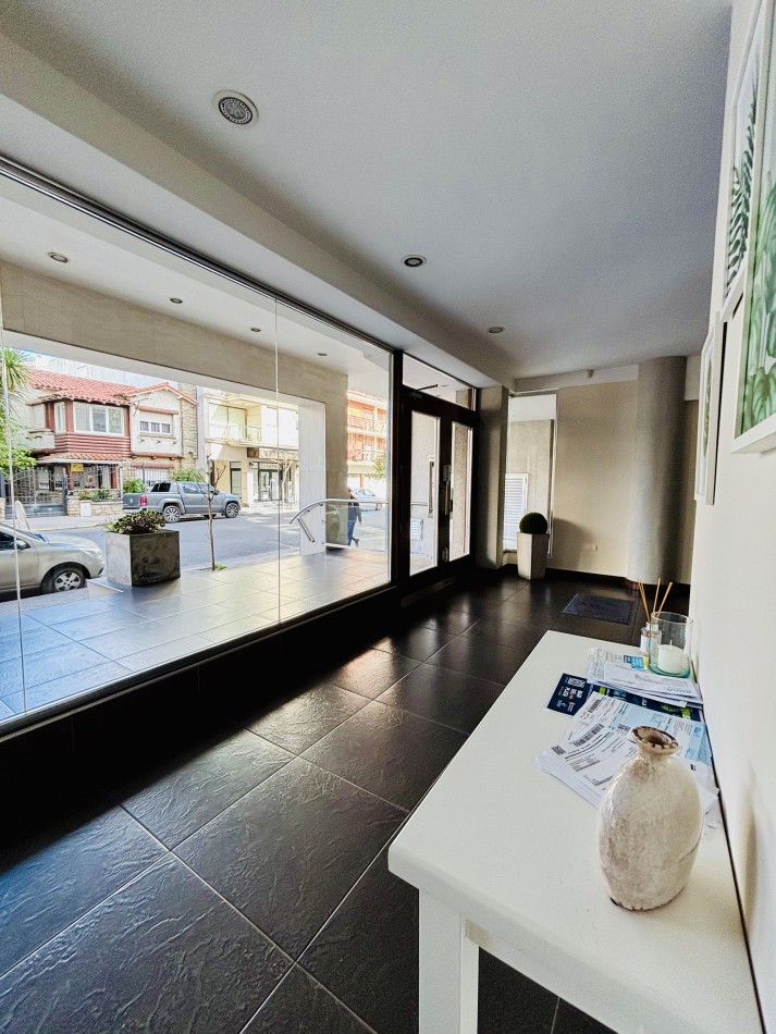 Zona Plaza Mitre Excelente semipiso en venta 