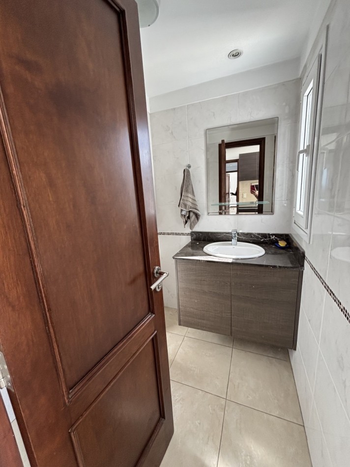 Zona Plaza Mitre Excelente semipiso en venta 