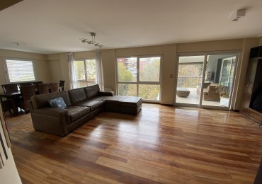 Excelente piso de 4 ambientes con cochera Vista plaza Mitre